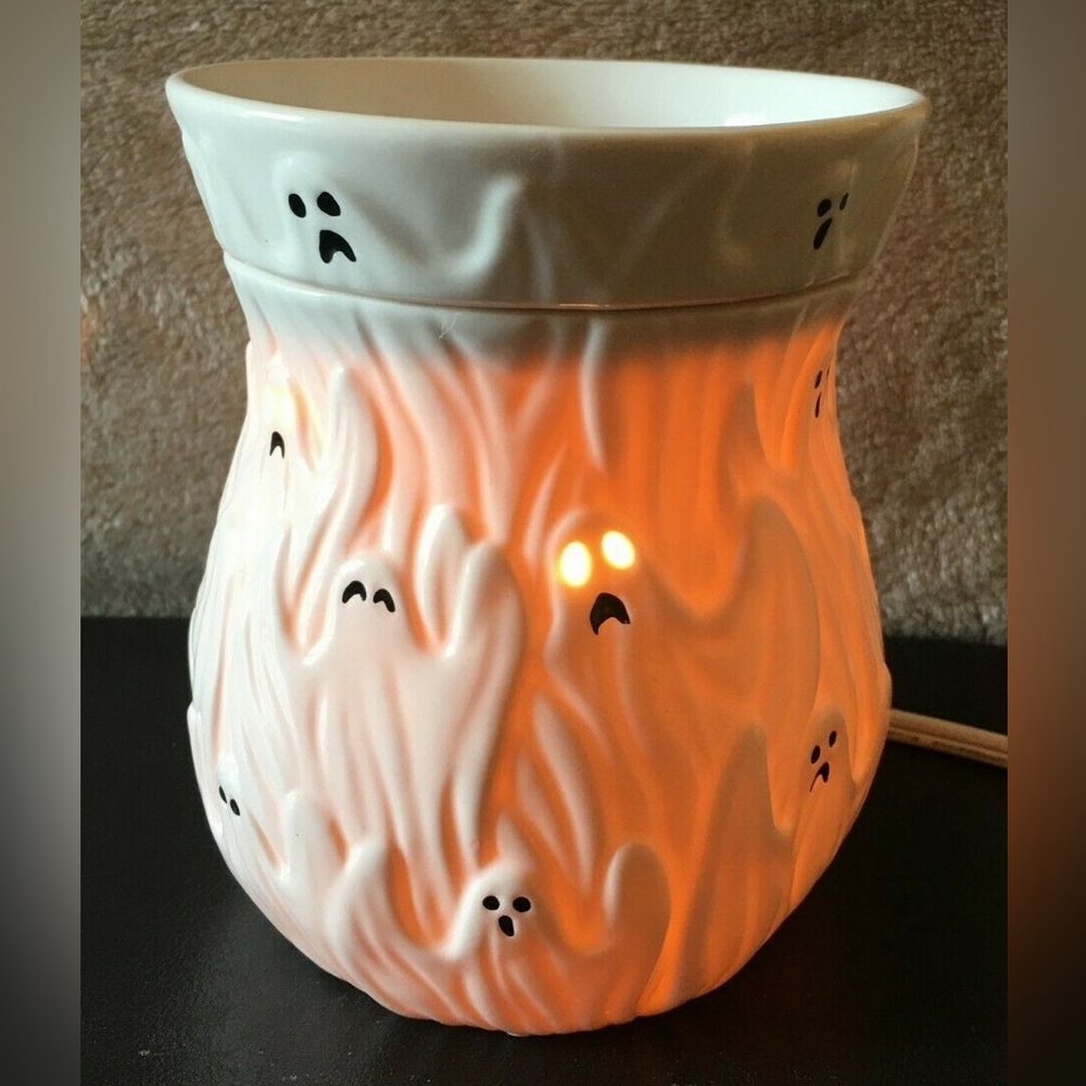 Scentsy Ghouls & Ghosts Wax Warmer- Full size. NIB (Retired)